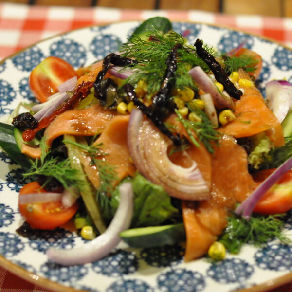 53.SOMON FÜME SALATA